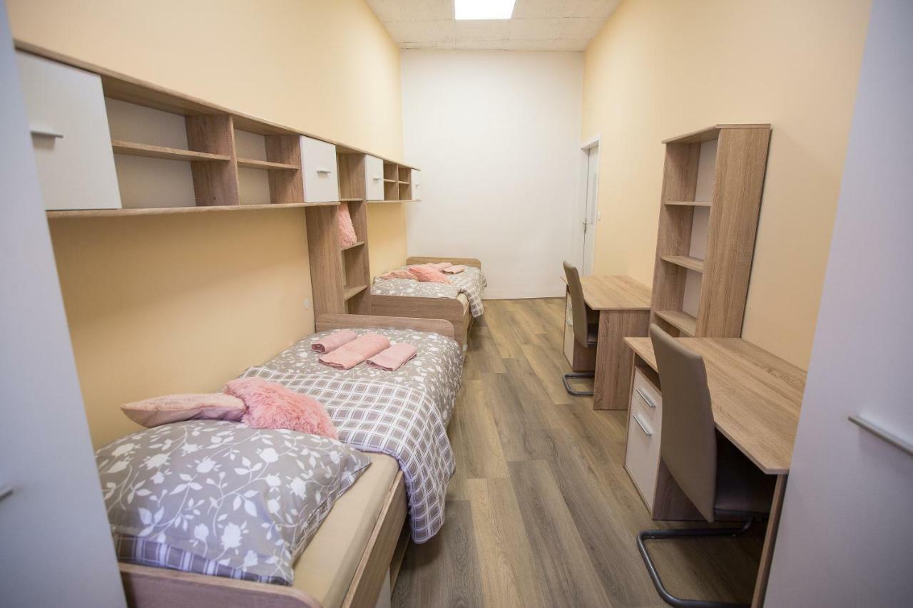 Minidorm Rooms In Heart Of City Center Maribor Kültér fotó