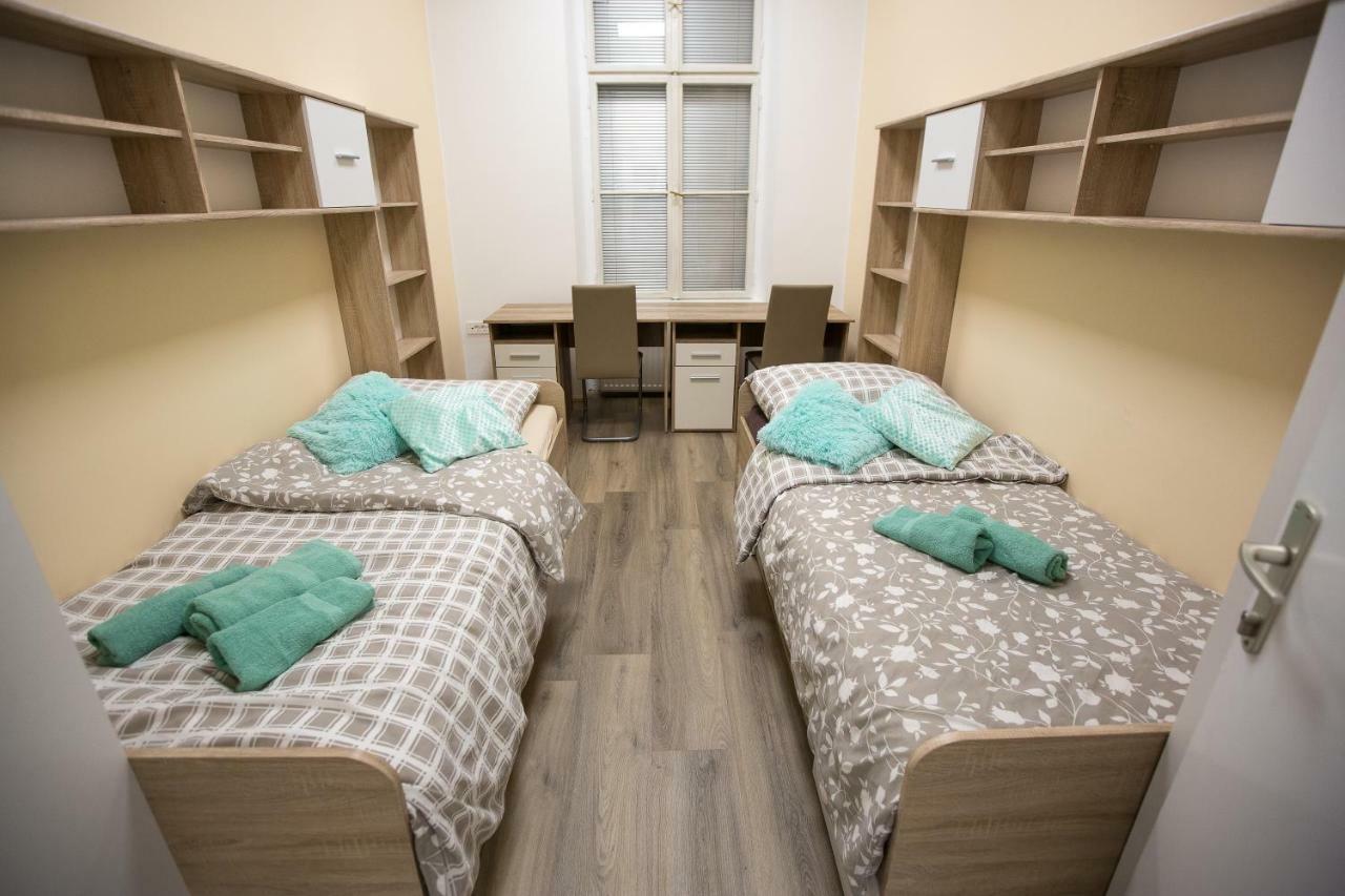 Minidorm Rooms In Heart Of City Center Maribor Kültér fotó